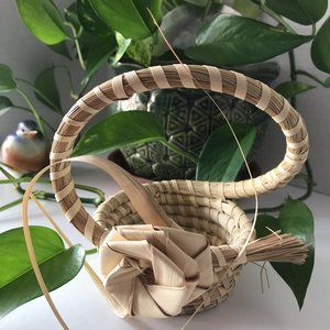 Sweet Little Sweet Grass Basket With S Handle And A Rose